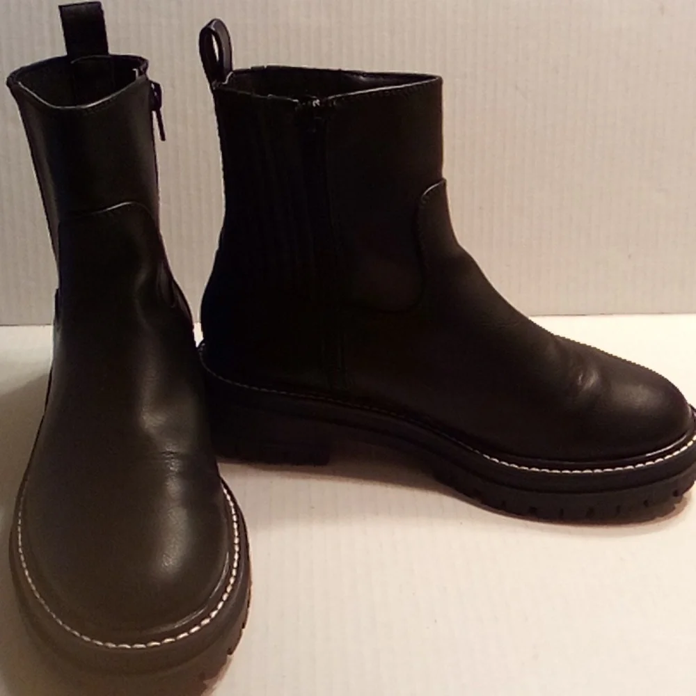 Time and Tru Black Platform Ankle Booties with Contrast Stitching